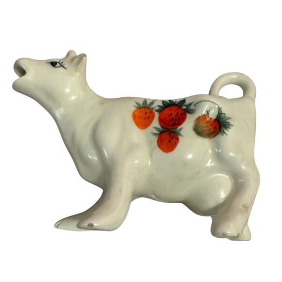 Vintage porcelain Strawberry Cow Creamer - Picture 9 of 16
